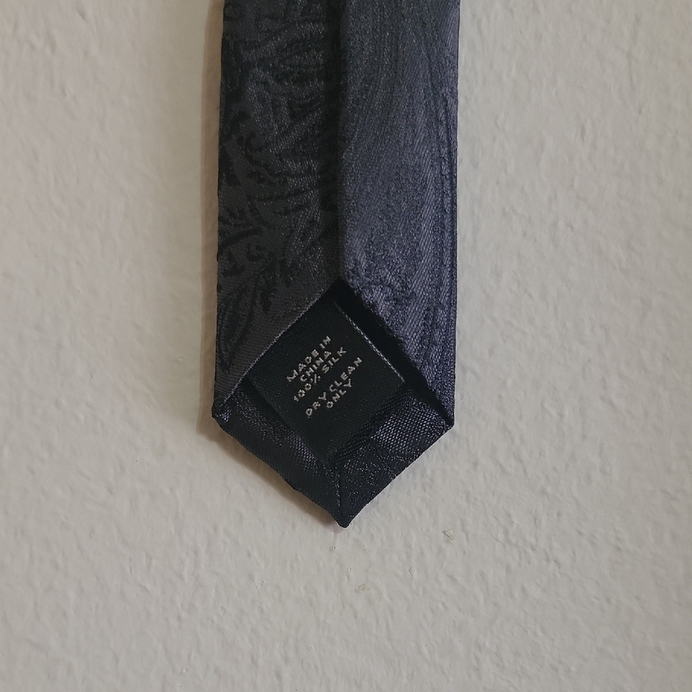 Express Black Patterned Tie - image 2